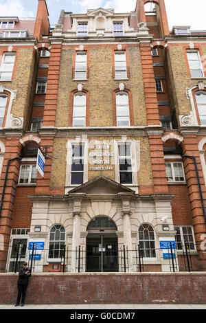 Façade de l'hôpital homéopathique Royal London sur Queen Square, Bloomsbury, Londres, Angleterre, Royaume-Uni Banque D'Images