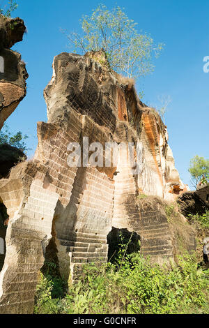 Vue sur les collines dans tradirional dans l'usine de brique Bangkalan, Madura Island, Indonésie. Banque D'Images