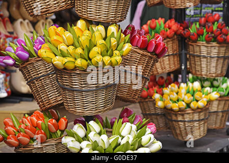 Tulipes artificielles, de souvenirs, les Pays-Bas Banque D'Images