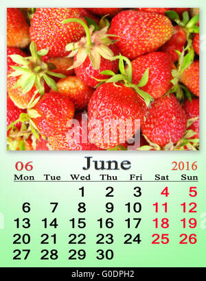Calendrier de juin 2016 sur l'arrière-plan de produits frais Banque D'Images