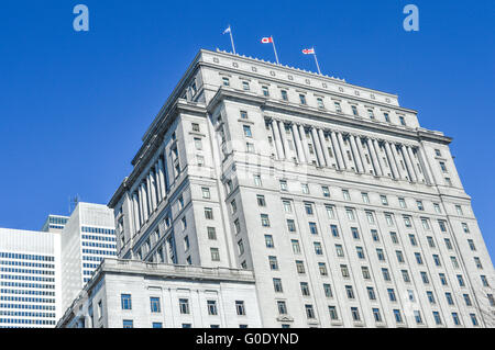 Montréal, Canada - le 27 mars 2016 : Ville de Montréal et l'hôtel Reine Elizabeth Banque D'Images