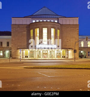 L'Opéra de Wuppertal à Barmen à heure bleue Banque D'Images