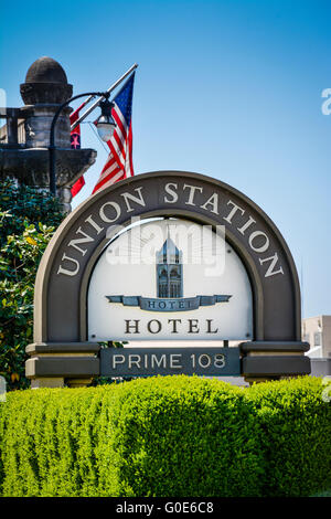 Entrée privée et signe pour l'Union Station Hotel à Nashville, TN Banque D'Images