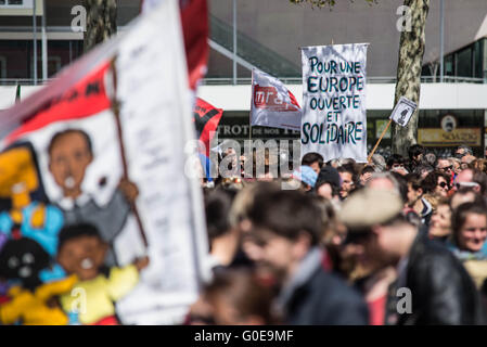 France, Rennes 30 Avril 2016 Le collectif de soutien aux personnes sans-papiers s'organiser une Journée nationale pour le droit d'asile, à Rennes, une rencontre nationale des associations et collectifs suivie d'une manifestation . Photo:NIGLAUT IMAGESPIC Kévin/ agence Banque D'Images