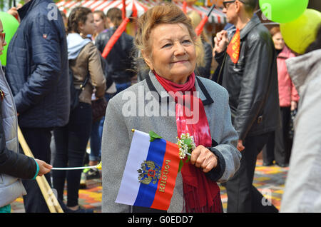 Le 1 mai 2016 - Région de Tambov Tambov, Russie, - le 1 mai est célébré en Russie la Maison de vacances de printemps et du travail. À Tambov ce jour (1 mai 2016) a tenu une réunion syndicale des travailleurs. (Crédit Image : © Aleksei Sukhorukov via Zuma sur le fil) Banque D'Images