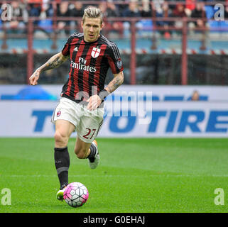 Milan, Italie. 1 mai, 2016 : Juraj Kucka en action au cours de la série d'un match de football entre l'AC Milan et Frosinone Calcio Crédit : Nicolò Campo/Alamy Live News Banque D'Images