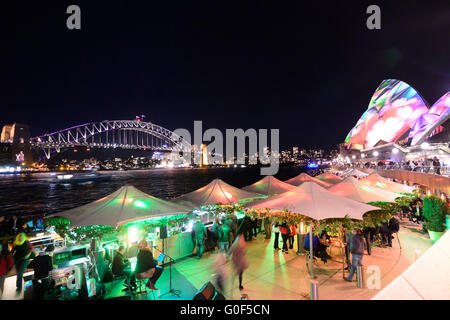 Sydney Harbour Bridge et l'opéra au cours de Vivid Festival, Circular Quay, Sydney Harbour, New South Wales, Australie Banque D'Images