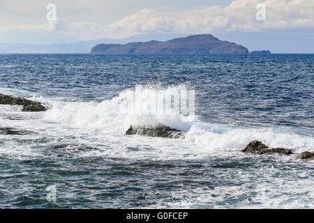 Vagues déferlantes Banque D'Images
