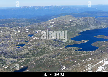 Vue panoramique de la montagne Gaustatoppen au jour d'été ensoleillé Banque D'Images