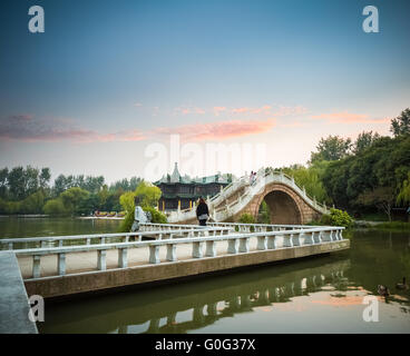 Yangzhou paysage dans le coucher du soleil Banque D'Images