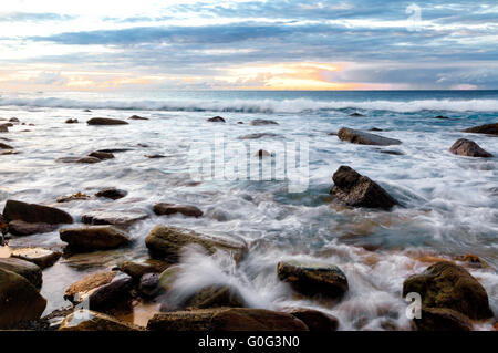 Turimetta Beach au lever du soleil, plages du nord de Sydney, Nouvelle Galles du Sud, Australie Banque D'Images