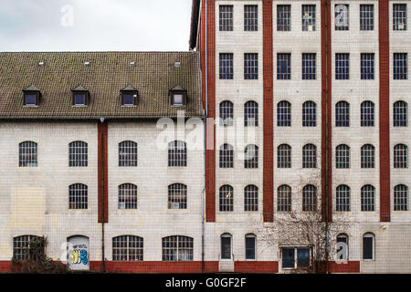 Bâtiment de l'entrepôt à main, un petit port de Osthafen à Francfort, Allemagne Banque D'Images