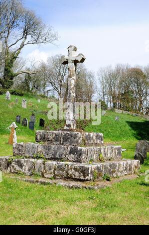 La prédication de l'extérieur de l'église Croix St Elidor Cheriton Stackpole Galles Pembrokeshire Banque D'Images