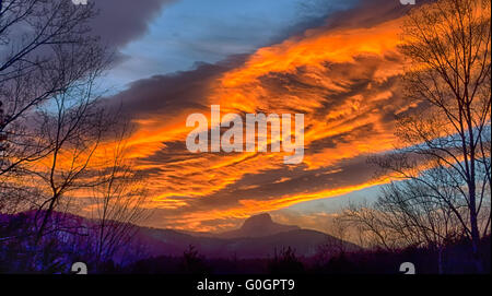 Ciels spectaculaires Montagnes Great Smoky NC au coucher du soleil en hiver Banque D'Images