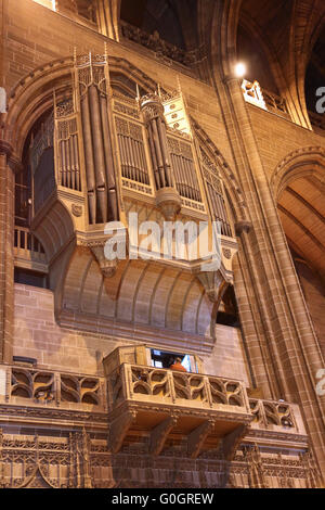 L'intérieur de la cathédrale anglicane de Liverpool, montrant le Henry Willis orgue, le plus grand au Royaume-Uni Banque D'Images