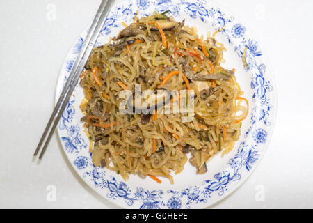 Japchae met coréen Banque D'Images