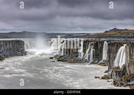 Le puissant Selfoss waterfall dans le nord de l'Islande Banque D'Images