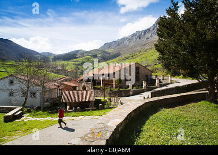 Village de montagne, Rural La Fuente, Cantabrie Espagne. L'Europe Banque D'Images