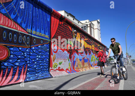 East Side Gallery, art mural, peinture, galerie en plein air, mur de Berlin, Friedrichshain, Berlin, Allemagne / Berliner Mauer Banque D'Images