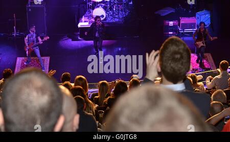 La Pologne. 30 avril, 2016. "Lady Pank' - groupe rock formé en 1981 par John Borysewicz Mogielnickiego et Andrew. Un des groupes les plus populaires dans l'histoire de la musique rock polonais. Credit : Marcin Libera/Alamy Live News Banque D'Images