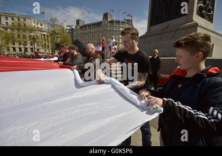 Londres, Royaume-Uni. 09Th Mai, 2016. Le Jour du drapeau polonais à Trafalgar Square et de la parole par le candidat au poste de maire de Londres en 2016 Credit : Marcin Libera/Alamy Live News Banque D'Images