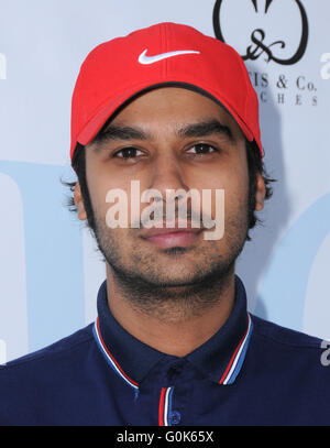 Burbank, CA, USA. Feb 21, 2016. 02 mai 2016 - Burbank, Californie - Kunal Nayyar. Arrivés pour la 9e conférence annuelle George Lopez Celebrity Golf Classic au profit de la Fondation George Lopez a tenu à la Lakeside Golf Club. Crédit photo : Birdie Thompson/AdMedia © Birdie Thompson/AdMedia/ZUMA/Alamy Fil Live News Banque D'Images