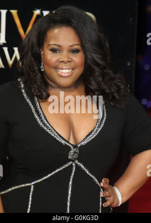 3 avril 2016 - Amber Riley assistant à l'Olivier Awards 2016 au Royal Opera House, Covent Garden à Londres, au Royaume-Uni. Banque D'Images