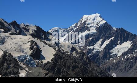 Le Mont Cook et les glaciers. Vue depuis la voie. Sealy Tarns Banque D'Images