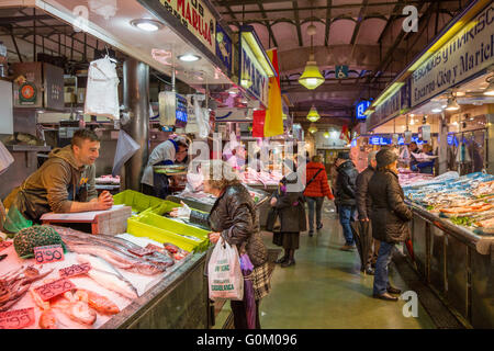 Le marché aux poissons de la Esperanza, poisson, wc séparés. Santander, Espagne Europe Banque D'Images