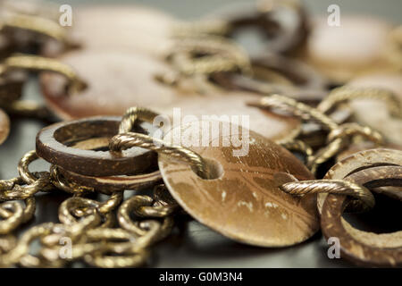 Rayé et terni vieux bijoux argent Banque D'Images