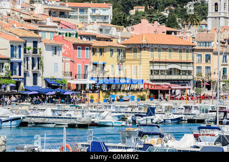 PORT DE CASSIS ET SES BATEAUX, CASSIS, BDR FRANCE 13 Banque D'Images