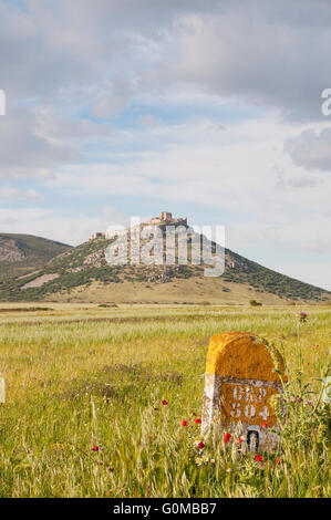 Le château de Calatrava la Nueva. Calzada de Calatrava, Ciudad Real province, Castilla La Mancha, Espagne. Banque D'Images