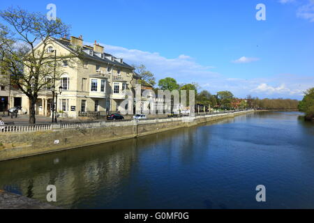 Une vue le long de la rivière Great Ouse à Bedford Banque D'Images