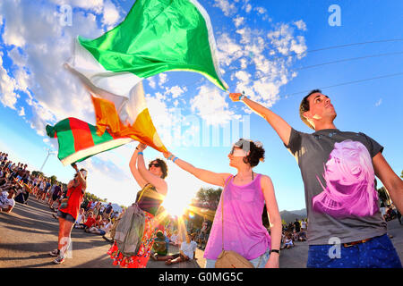 BENICASSIM, ESPAGNE - 20 juillet : foule lors d'un concert au Festival de Musique le 20 juillet 2014 à Benicassim, Espagne. Banque D'Images