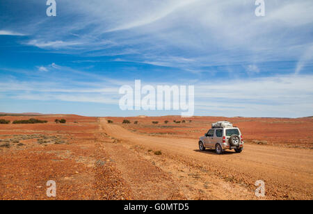 De vastes étendues de plaines le long de l'Oodnadatta-Coober gibber Pedy Road, South Australia Banque D'Images
