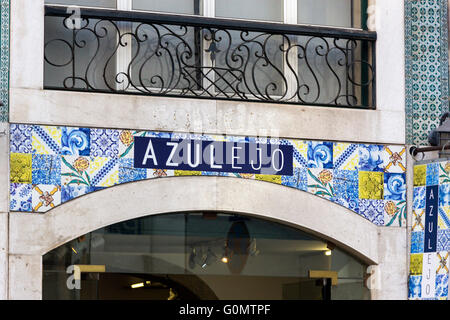 - L'étain peint Azulejo-céramique émaillée carrelage à Lisbonne au Portugal Banque D'Images