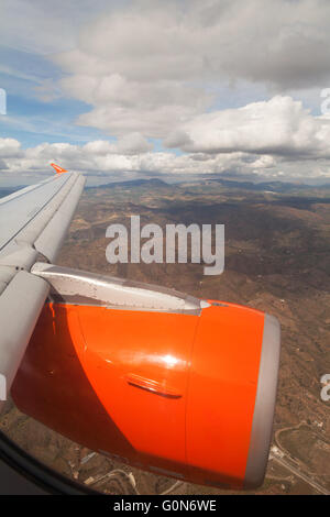 Moteur d'avion Easyjet en vol au dessus de l'Espagne sur la route de Malaga à Southend, Espagne, Europe Banque D'Images