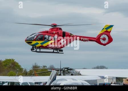 Le Thames Valley Air Ambulance. Banque D'Images