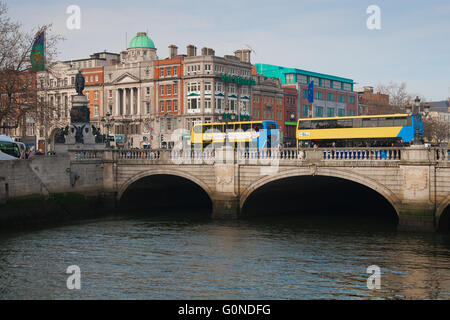 L'Irlande, Dublin, O'Connell Bridge sur la rivière Liffey, centre-ville, paysage urbain, Skyline Banque D'Images