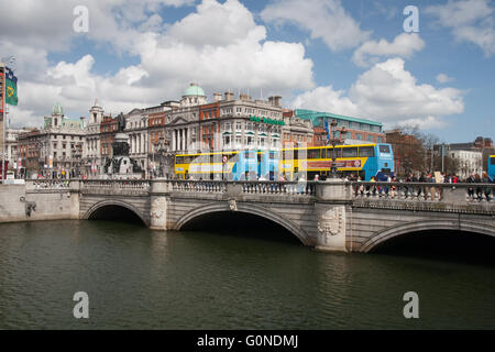 L'Irlande, Dublin, O'Connell Bridge sur la rivière Liffey, centre-ville, paysage urbain, Skyline Banque D'Images