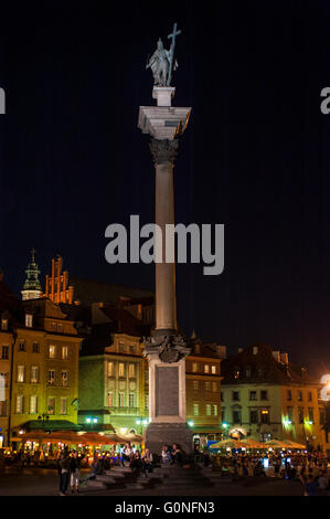 La place en face de la gare de Varsovie, dans la vieille ville, Warszawa, Pologne. Banque D'Images