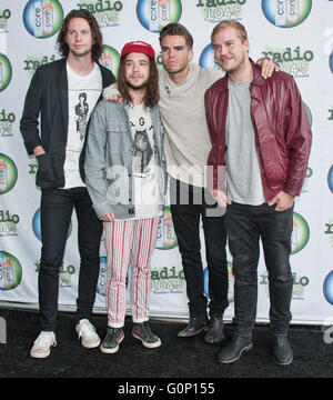 Philadelphia, PA, USA. 1er mai 2016. Groupe de rock indépendant islandais Kaleo posent à Radio 145,5 millions aujourd''s Block Party. Banque D'Images