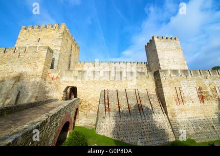 Entrée du donjon du château de San Jorge, Lisbonne, Portugal. Banque D'Images