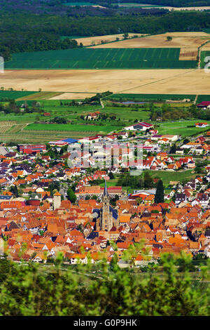 Vue panoramique de high point à la vallée, Dambach-la-ville, Alsace, France Banque D'Images