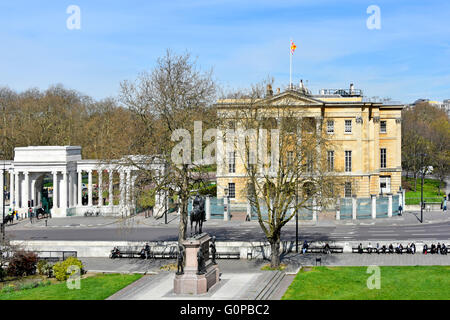 Apsley House Museum & Historique London town house de Duc de Wellington et blanc écran Hyde Park Corner & Wellington statue hiver arbres England UK Banque D'Images