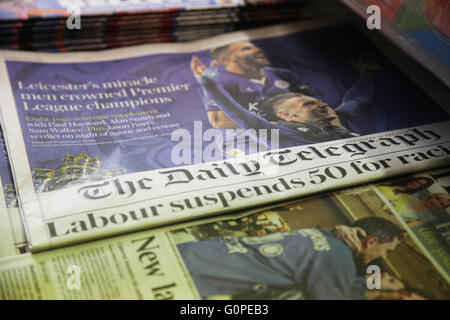 3 mai 2016 - Les journaux du matin/fonction couverture Leicester City remportant le titre Premier League Banque D'Images