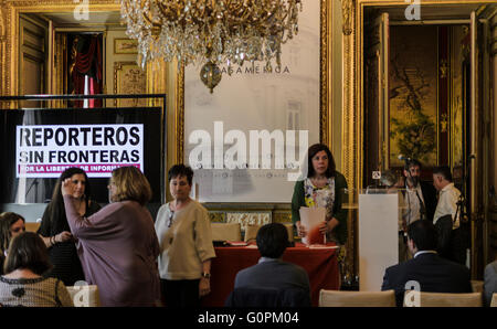 Madrid, Espagne, 3e mai 2016. Casamérica. Réunion journaliste précédent pour une conférence à la Journée mondiale de la liberté de presse organisée par Reporters sans frontières. Credit : Enrique Davó/Alamy Live News Banque D'Images