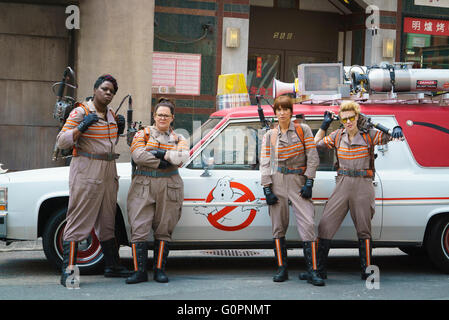 DATE DE SORTIE : Juillet 15, 2016 Title : Ghostbusters STUDIO : Columbia Pictures Réalisateur : Paul Feig PARCELLE : 30 ans après Ghostbusters a pris le monde par la tempête, la franchise bien-aimé fait son retour tant attendu. Sur la photo : Melissa McCarthy, Kate McKinnon, Kristen Wiig, Leslie Jones (crédit Image : c Columbia Pictures/images/) Banque D'Images