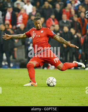 Munich, Allemagne. 3 mai, 2016. Munich's Jerome Boateng en action pendant la demi-finale de la Ligue des Champions match de football FC Bayern Munich vs Atletico Madrid à Munich, Allemagne, le 3 mai 2016. Photo : Angelika Warmuth/dpa/Alamy Live News Banque D'Images