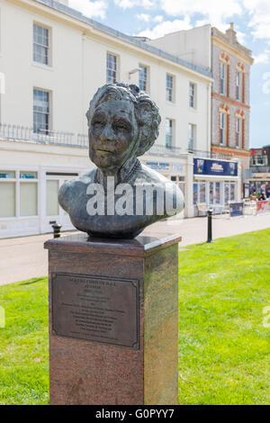Statue en bronze d'Agatha Christie à Torquay par Carol van den Boom-Cairns Banque D'Images